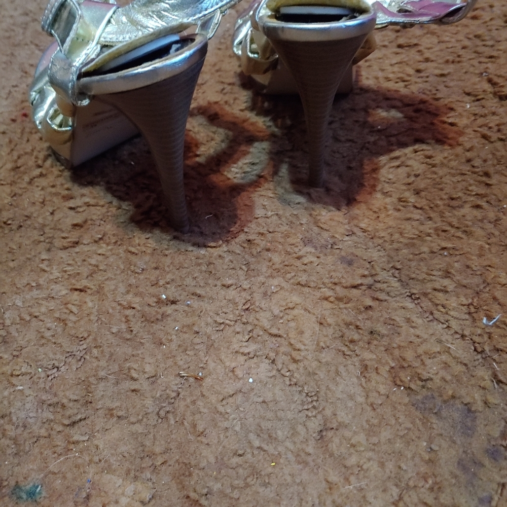 Shoes - Picture 3 of 3